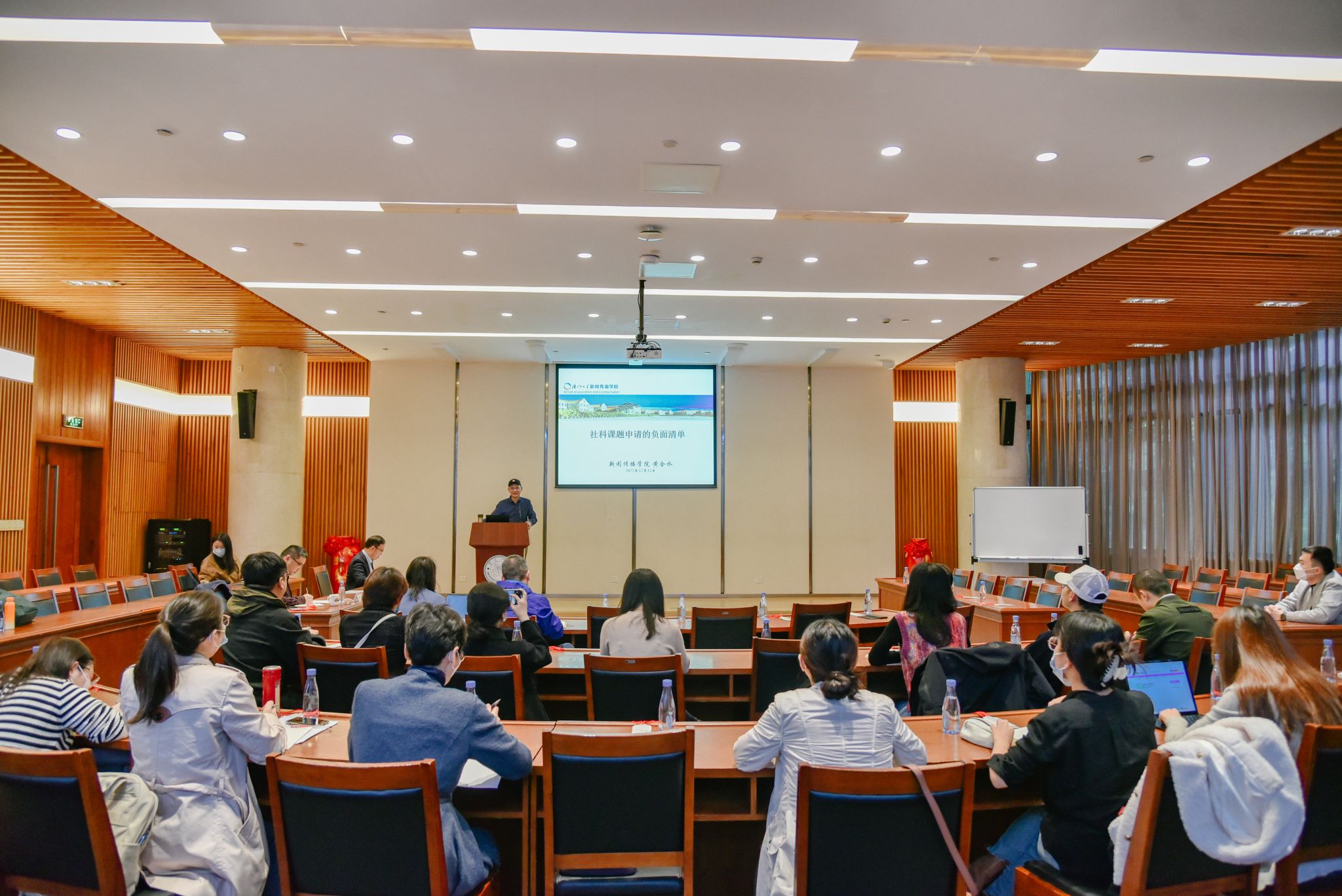 第3期的 龚君摄.jpg